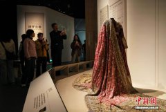 “金线——从北非到东亚的黄金服饰风尚”特展亮相成都博物馆